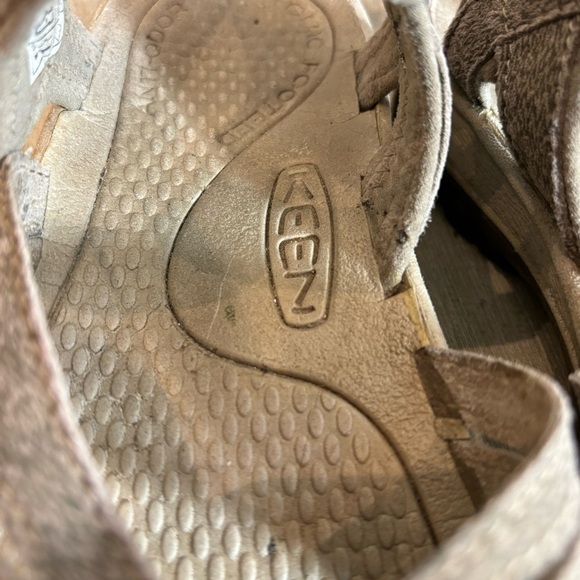 KEEN Sz 9 Rose Low Top Velcro Closure Washable Weather Proof Hiking Sandals - Picture 4 of 11